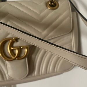 Gucci Beige marmont small  Shoulder Bag with Gold Accents